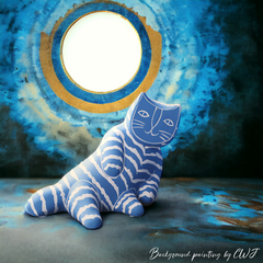 Handmade artistic "Artisto Cats" sculpture - light blue zebra lying - Crafty-Clayworks