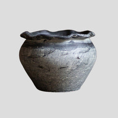 Handmade grey vase with wavy opening Crafty-Clayworks